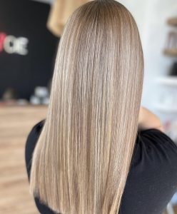 Cheveux blonds