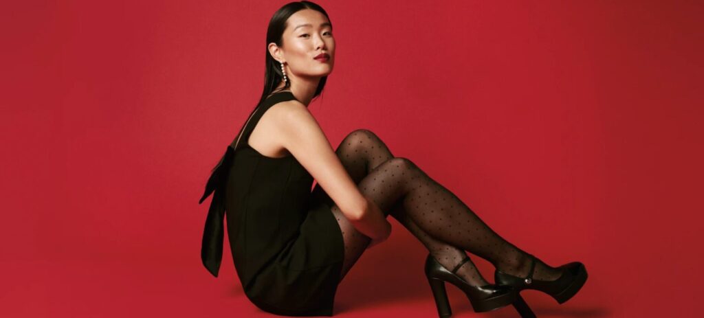 Robe courte droite sans manches à col rond avec boucle en velours