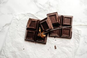 aliments pour booster l’humeur en hiver - Chocolat noir